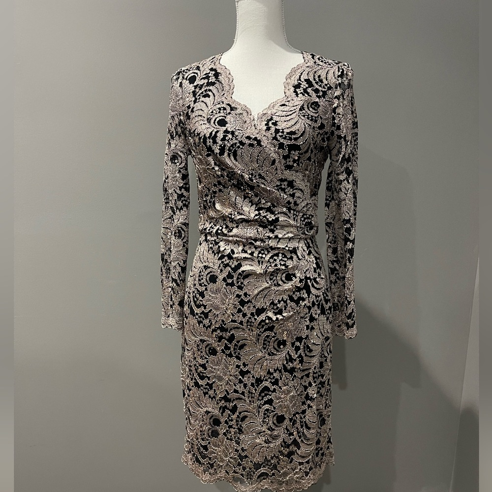 ✨✨Jessica Howard Women's Black and Gold Floral Dress✨